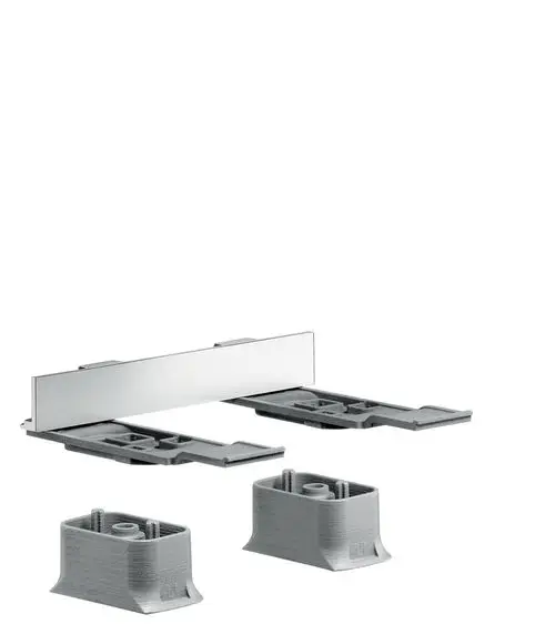 Adapterset in Grau und Silber, bestehend aus einer länglichen Halterung und zwei stabilen Basisstücken. Geeignet für die Montage mit AXOR Produkten.